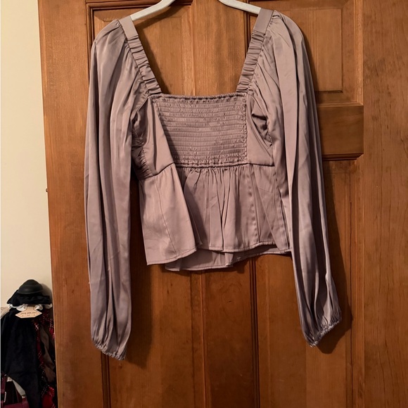 Abercrombie & Fitch Pleated Blouse in Soft Gray - Picture 3 of 3
